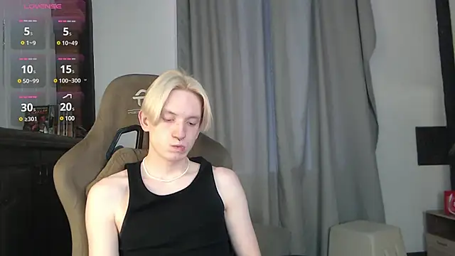 Snapshot of Ron_Vils chatting on 02-19-25, 08:55 Ron Vils online show from 02-19-25, 08:55