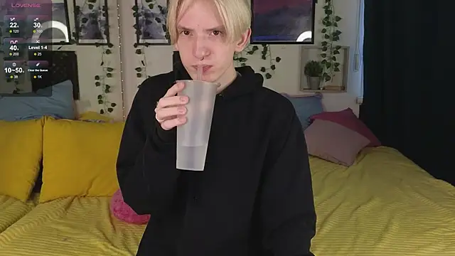 Snapshot of Ron_Vils chatting on 02-20-25, 09:11 Ron Vils online show from 02-20-25, 09:11