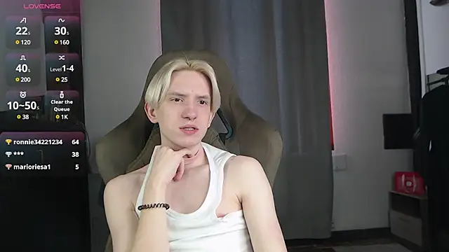 Snapshot of Ron_Vils chatting on 02-21-25, 08:51 Ron Vils online show from 02-21-25, 08:51