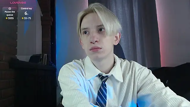 Snapshot of Ron_Vils chatting on 02-28-25, 04:54 Ron Vils online show from 02-28-25, 04:54