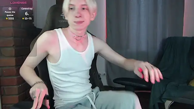 Snapshot of Ron_Vils chatting on 03-01-25, 08:13 Ron Vils online show from 03-01-25, 08:13