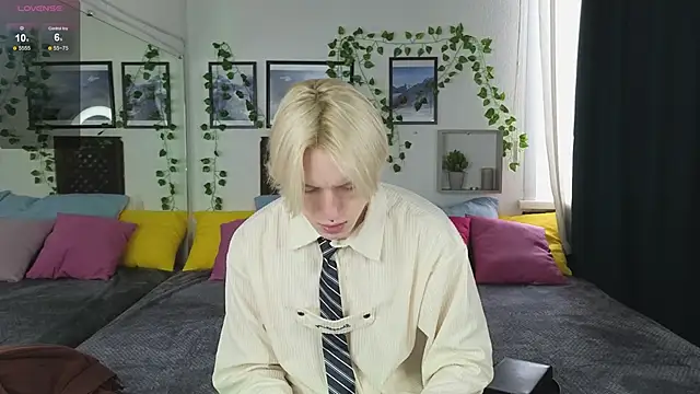 Snapshot of Ron_Vils chatting on 03-02-25, 05:33 Ron Vils online show from 03-02-25, 05:33