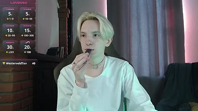 Snapshot of Ron_Vils chatting on 03-03-25, 08:16 Ron Vils online show from 03-03-25, 08:16