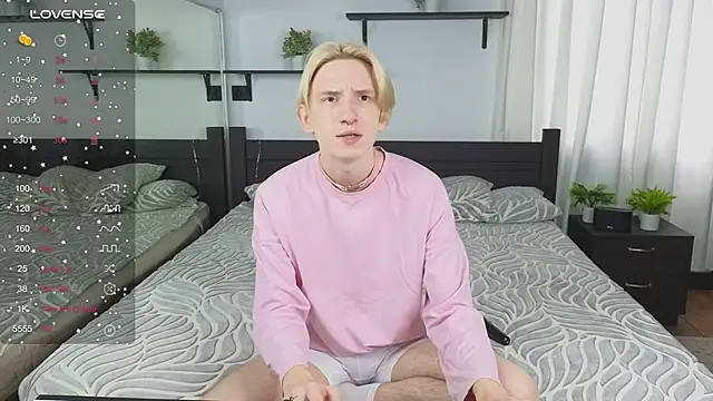 Snapshot of Ron_Vils chatting on 09-09-25, 06:02 Ron Vils online show from 09-09-25, 06:02