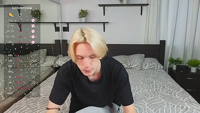 Snapshot of Ron_Vils chatting on 09-10-25, 06:02 Ron Vils online show from 09-10-25, 06:02