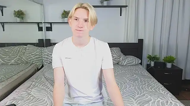 Snapshot of Ron_Vils chatting on 09-14-25, 06:56 Ron Vils online show from 09-14-25, 06:56