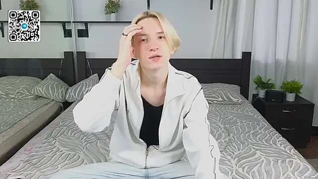 Snapshot of Ron_Vils chatting on 09-21-25, 05:31 Ron Vils online show from 09-21-25, 05:31