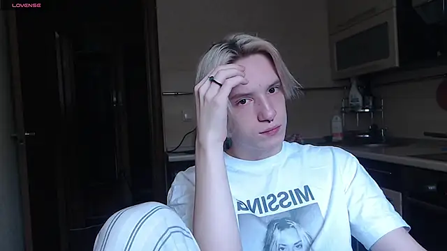 Snapshot of Ron_Vils chatting on 09-23-25, 06:05 Ron Vils online show from 09-23-25, 06:05