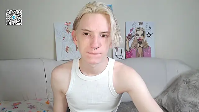 Snapshot of Ron_Vils chatting on 10-10-25, 05:28 Ron Vils online show from 10-10-25, 05:28