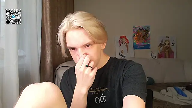 Snapshot of Ron_Vils chatting on 10-11-25, 05:17 Ron Vils online show from 10-11-25, 05:17