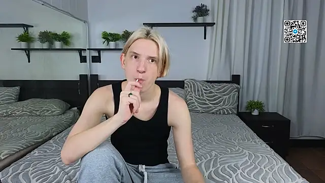 Snapshot of Ron_Vils chatting on 11-05-25, 08:03 Ron Vils online show from 11-05-25, 08:03