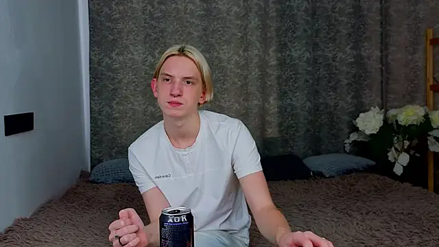 Snapshot of Ron_Vils chatting on 11-06-25, 07:42 Ron Vils online show from 11-06-25, 07:42