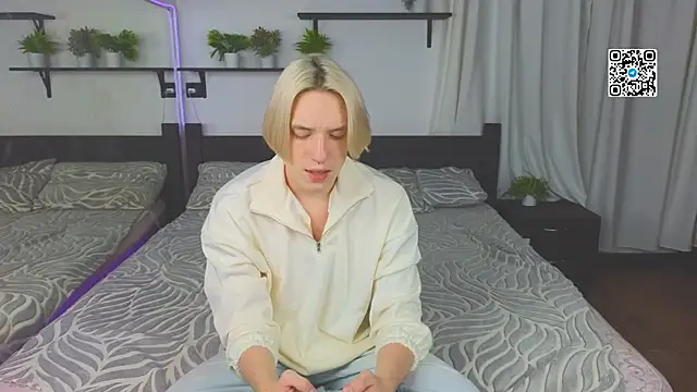 Snapshot of Ron_Vils chatting on 11-11-25, 04:40 Ron Vils online show from 11-11-25, 04:40