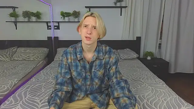 Snapshot of Ron_Vils chatting on 11-12-25, 01:00 Ron Vils online show from 11-12-25, 01:00