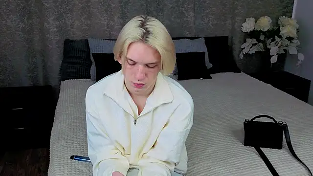 Snapshot of Ron_Vils chatting on 11-13-25, 08:46 Ron Vils online show from 11-13-25, 08:46