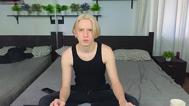 Snapshot of Ron_Vils chatting on 11-29-25, 07:11 Ron Vils online show from 11-29-25, 07:11