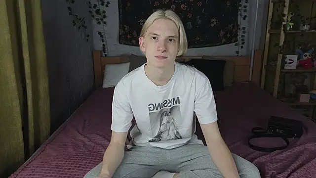 Snapshot of Ron_Vils chatting on 12-04-25, 08:34 Ron Vils online show from 12-04-25, 08:34