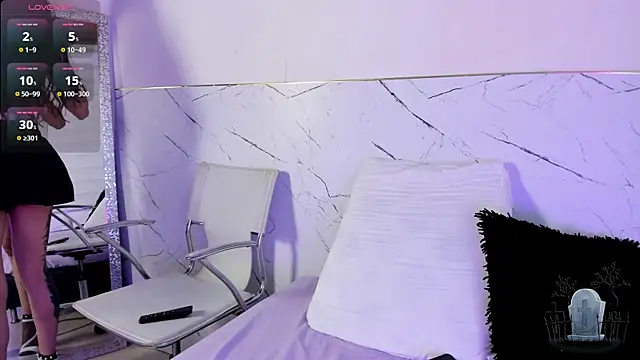 Alice noir online show from 12-17-24, 05:36