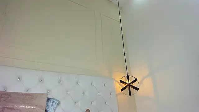 Snapshot of Slut_Milf_ chatting on 01-21-25, 01:18 Slut Milf online show from 01-21-25, 01:18