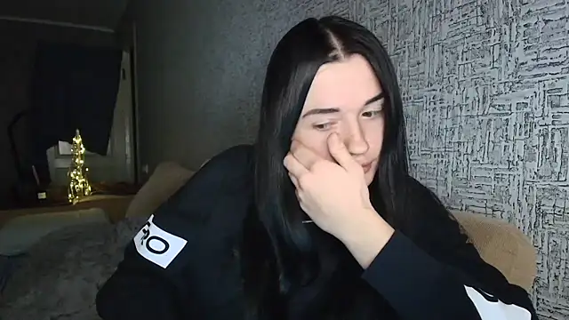 Liana diva online show from 12-19-25, 06:26