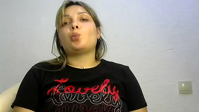 Snapshot of Iskor_ka chatting on 12-18-24, 08:25 Iskor ka online show from 12-18-24, 08:25