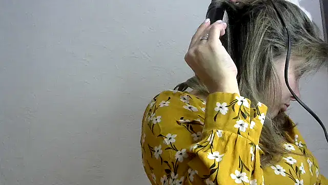 Snapshot of Iskor_ka chatting on 12-21-24, 04:25 Iskor ka online show from 12-21-24, 04:25