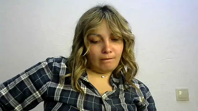 Snapshot of Iskor_ka chatting on 12-21-24, 07:27 Iskor ka online show from 12-21-24, 07:27