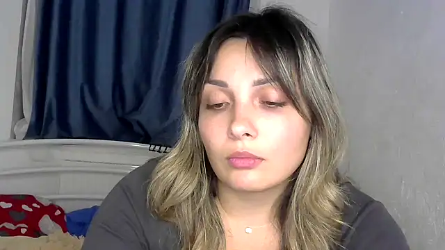 Snapshot of Iskor_ka chatting on 10-23-25, 08:18 Iskor ka online show from 10-23-25, 08:18