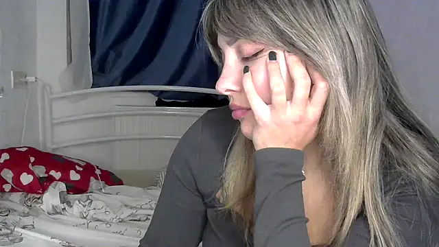 Snapshot of Iskor_ka chatting on 12-18-25, 08:59 Iskor ka online show from 12-18-25, 08:59