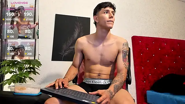 Cristopher23  online show from 03-04-25, 08:05