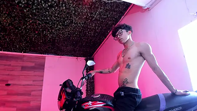 AkazaBoy  online show from 12-27-24, 07:18