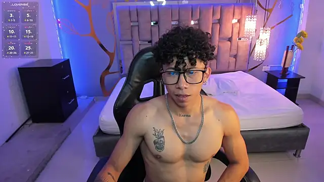 AkazaBoy  online show from 02-28-25, 08:09