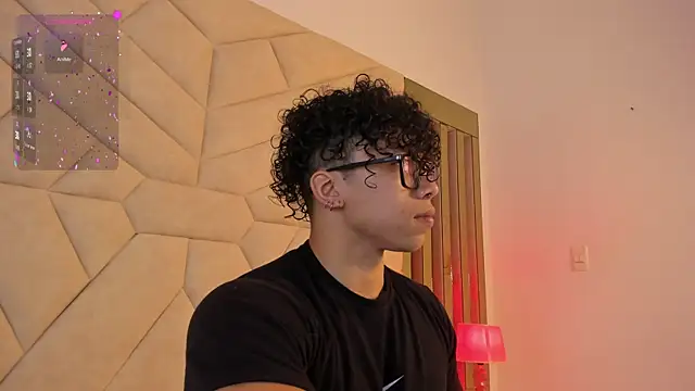 Snapshot of AkazaBoy_ chatting on 11-06-25, 04:46 AkazaBoy online show from 11-06-25, 04:46