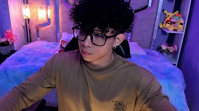 Snapshot of AkazaBoy_ chatting on 11-13-25, 04:00 AkazaBoy online show from 11-13-25, 04:00