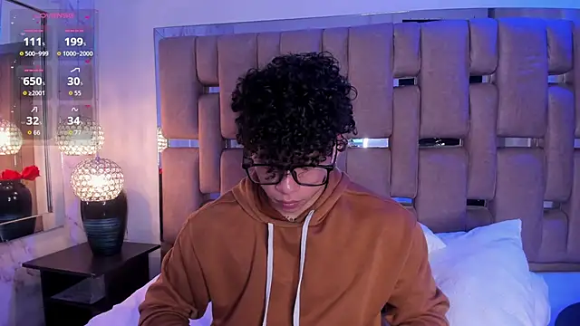 Snapshot of AkazaBoy_ chatting on 11-23-25, 04:45 AkazaBoy online show from 11-23-25, 04:45