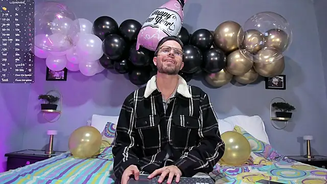 Snapshot of ETHAN_ADAM chatting on 12-31-24, 12:11 ETHAN ADAM online show from 12-31-24, 12:11