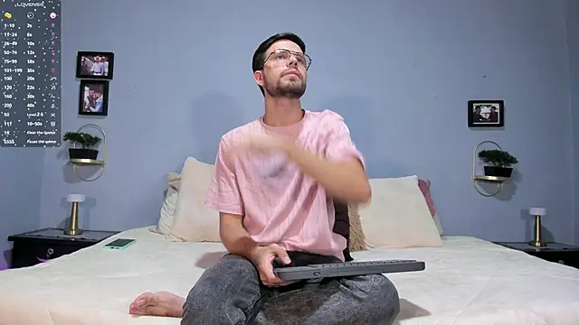 Snapshot of ETHAN_ADAM chatting on 01-03-25, 08:22 ETHAN ADAM online show from 01-03-25, 08:22