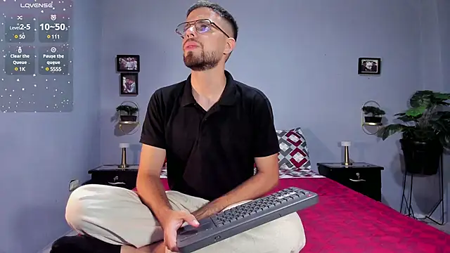 Snapshot of ETHAN_ADAM chatting on 01-31-25, 11:35 ETHAN ADAM online show from 01-31-25, 11:35