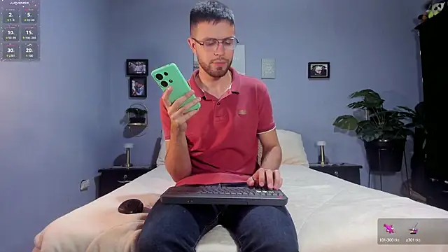 Snapshot of ETHAN_ADAM chatting on 03-01-25, 01:43 ETHAN ADAM online show from 03-01-25, 01:43