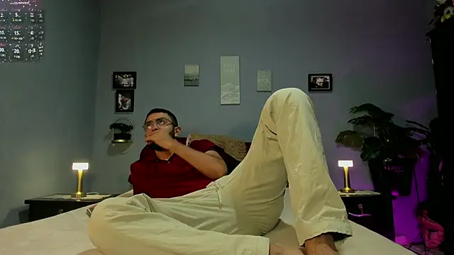 Snapshot of ETHAN_ADAM chatting on 03-18-25, 09:52 ETHAN ADAM online show from 03-18-25, 09:52