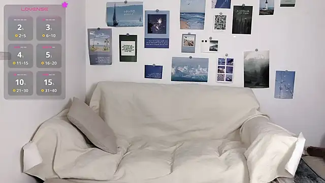 Snapshot of LiLiYbaby chatting on 01-02-25, 04:13 LiLiYbaby online show from 01-02-25, 04:13