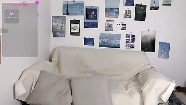 Snapshot of LiLiYbaby chatting on 01-02-25, 10:22 LiLiYbaby online show from 01-02-25, 10:22