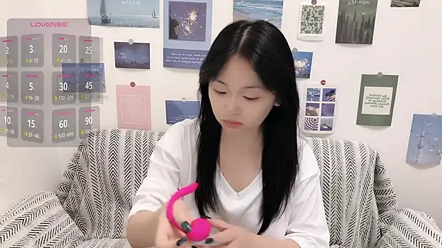 Snapshot of LiLiYbaby chatting on 09-14-25, 06:01 LiLiYbaby online show from 09-14-25, 06:01