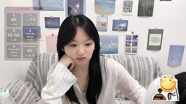 Snapshot of LiLiYbaby chatting on 09-30-25, 06:29 LiLiYbaby online show from 09-30-25, 06:29