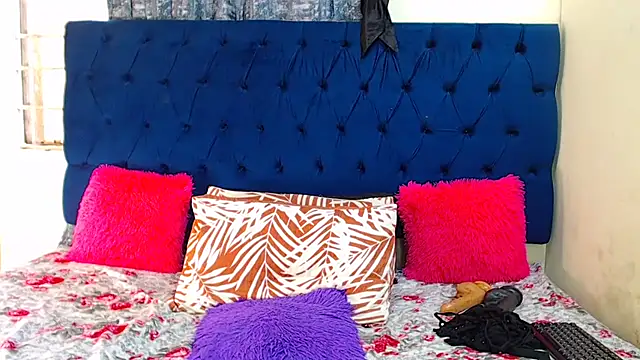 MelaninBear online show from 10-03-25, 01:08