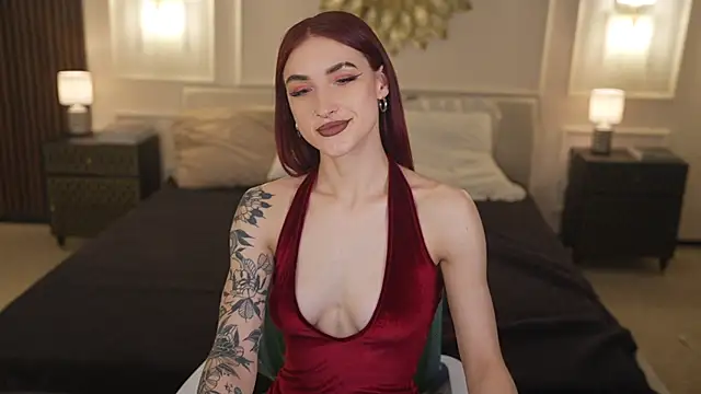 Magnetic Mia  online show from 04-21-26, 02:51