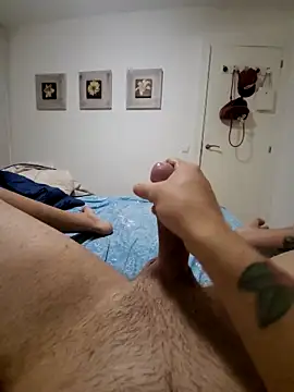 Snapshot of omarito100 chatting on 09-17-25, 11:17 omarito100 online show from 09-17-25, 11:17