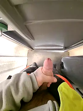 Snapshot of omarito100 chatting on 11-28-25, 10:40 omarito100 online show from 11-28-25, 10:40