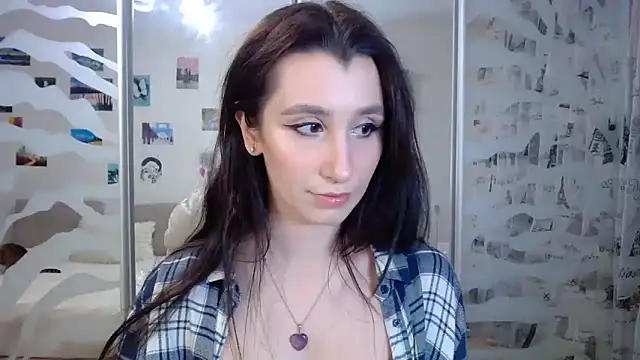 Snapshot of VitaminPorn chatting on 02-05-25, 08:35 VitaminPorn online show from 02-05-25, 08:35