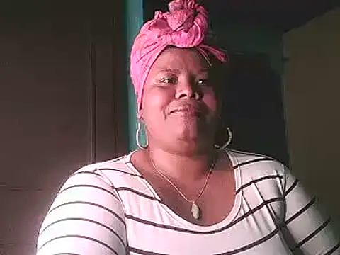 Snapshot of Leidy_quin chatting on 12-15-24, 12:51 Leidy quin online show from 12-15-24, 12:51